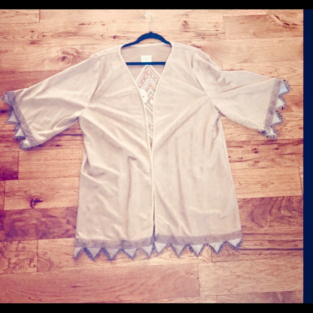 Hayden embroidered  kimono